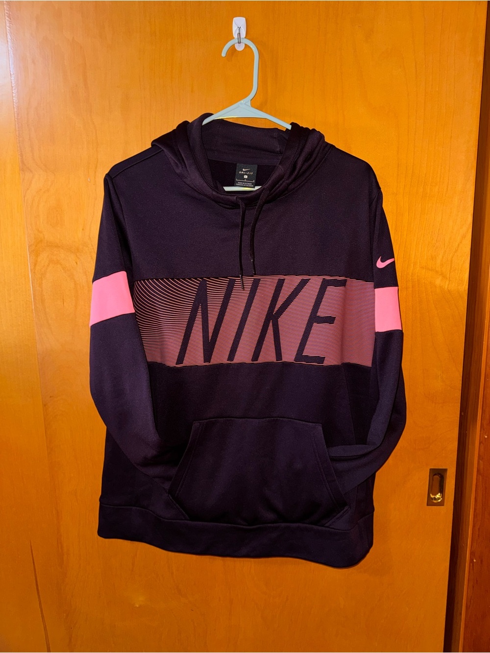 Nike Women’s  grape & peach Panel Crewneck Sweatshirt